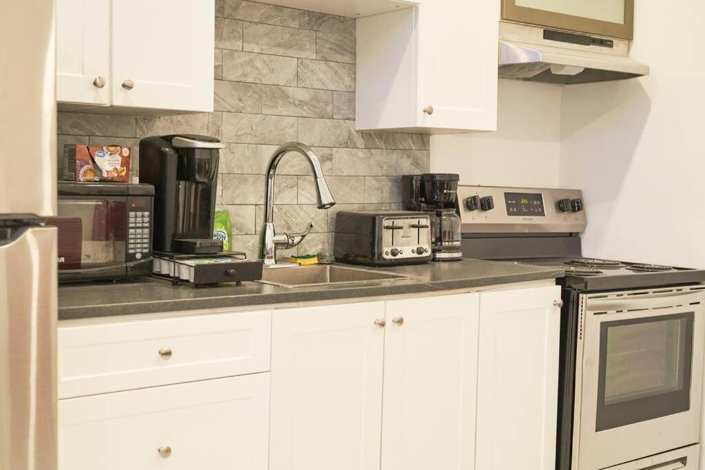 Blue Lounge ☆ Lafontaine Park ☆ Tv Cable Apartment Монреал Екстериор снимка